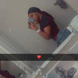 Meet your Posher, Chloe